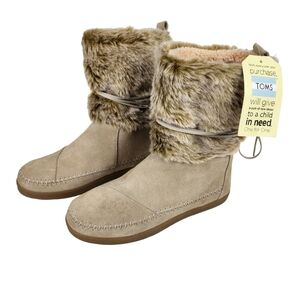 NWT Toms Nepal Boot Oxford Sand Tan Suede Leather Winter Faux Fur Size 10